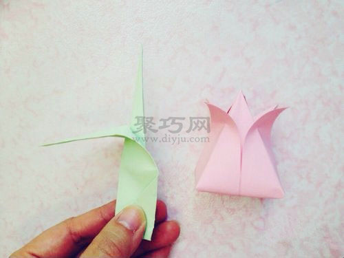 郁金香用纸怎么折纸？郁金香的折法步骤图解