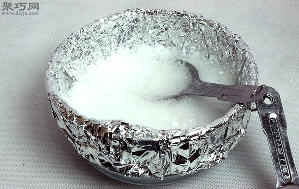 怎样使用锡纸小苏打和醋给银饰上光 15
