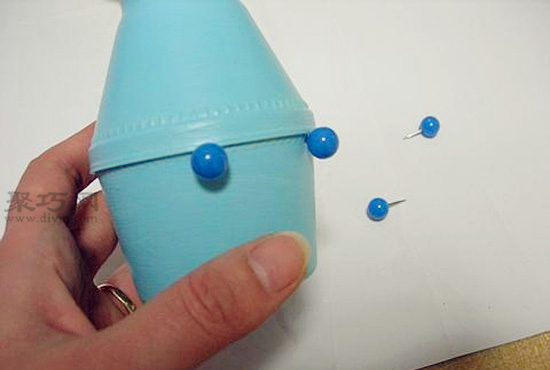 旧塑料瓶变费为宝 DIY手工制作储钱罐