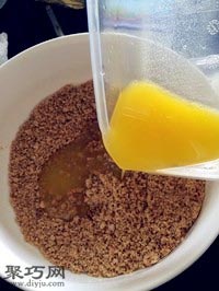 图解不用烘烤的芒果芝士蛋糕的做法5