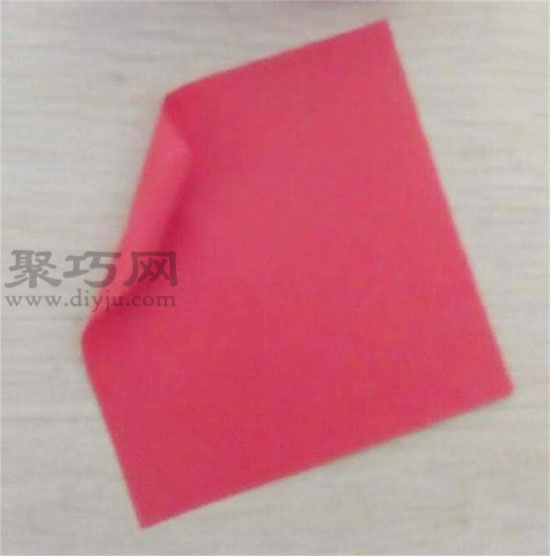 用纸做玫瑰花的方法