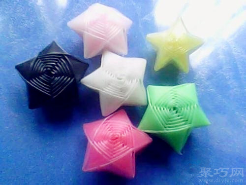 用吸管手工折叠星星的方法图解 吸管星星的折叠教程