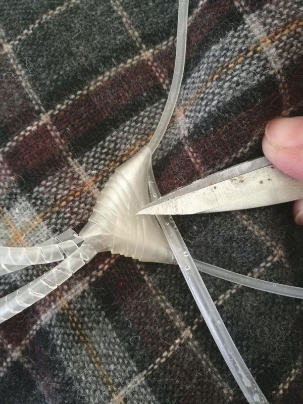 输液管编织小鱼 第6步