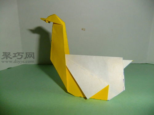 立体的天鹅折叠方法