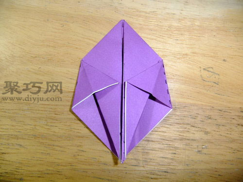 折纸立体兔子步骤1