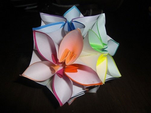如何折花球：五瓣花球的折法图解